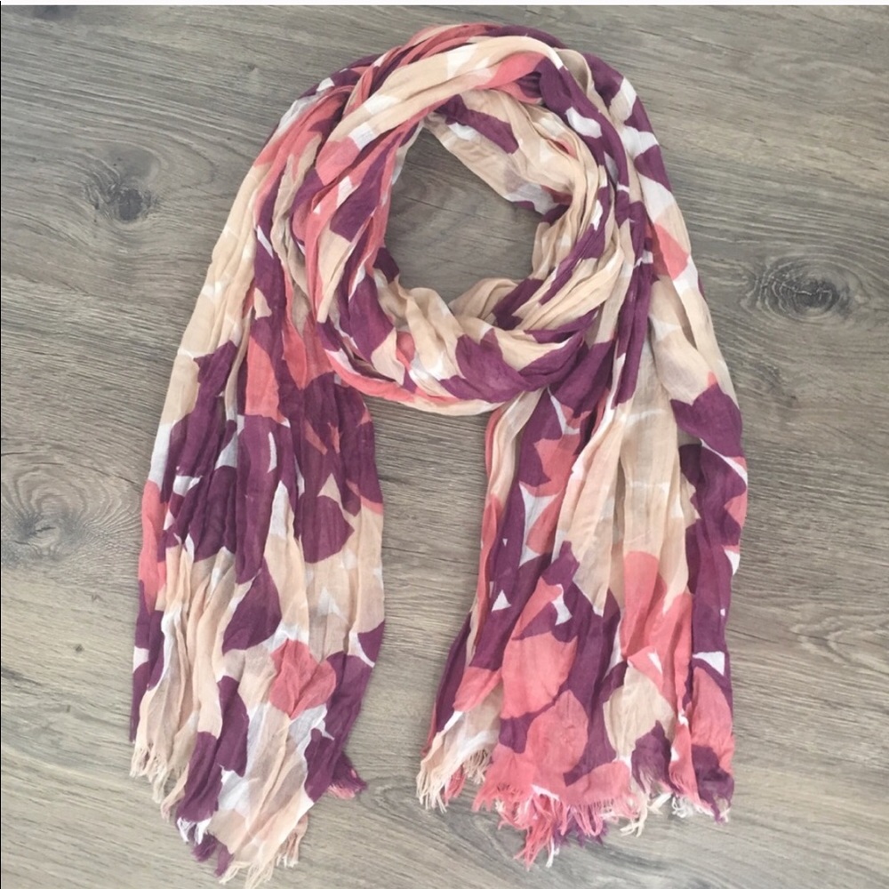 Vanity Scarf - Picture 2 of 4